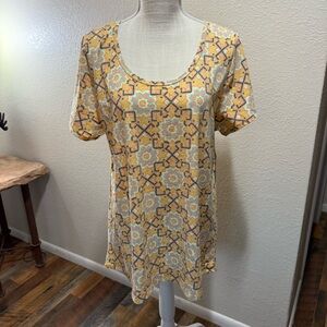 LuLaRoe - Classic T - Yellow & Blue Patterned Short Sleeve Top - Size XL - NWT